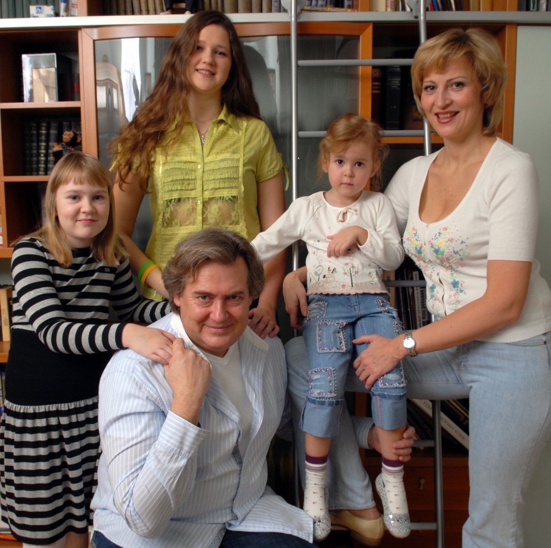 Жена Юрия Стоянова - фото, возраст, биография, дети